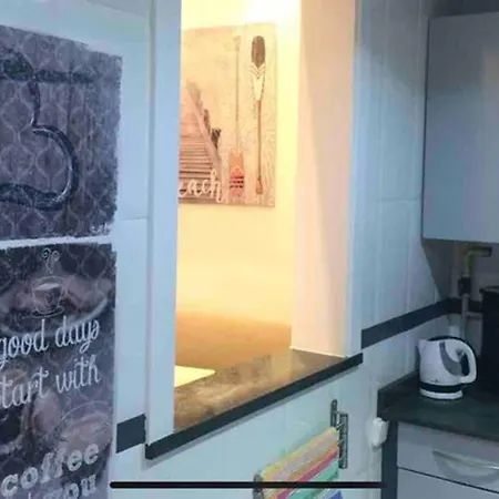 Vive La Playa Y La Noche De Aqui 锡切斯