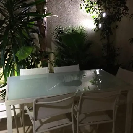 Vive La Playa Y La Noche De Aqui