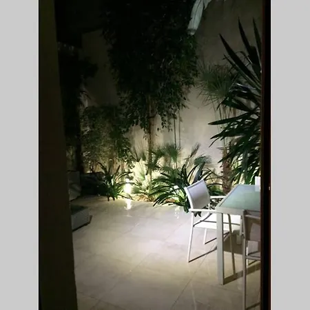 Vive La Playa Y La Noche De Aqui