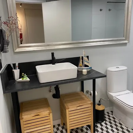 Vive La Playa Y La Noche De Aqui *