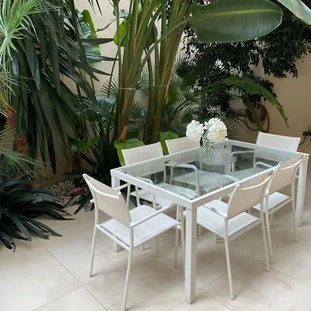 Vive La Playa Y La Noche De Aqui Sitges