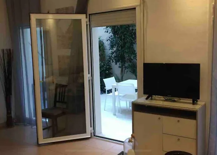 Vive La Playa Y La Noche De Aquí